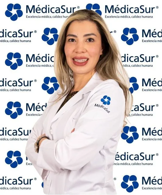 Dra. Julissa Anahí Esquivel de la Garza Médica Sur Copyright
